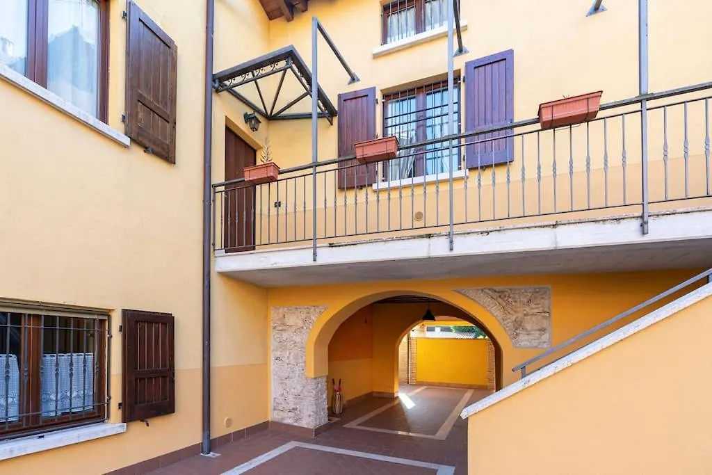 Casa Brilde, Appartamento Con Piscina Salò Apartmán